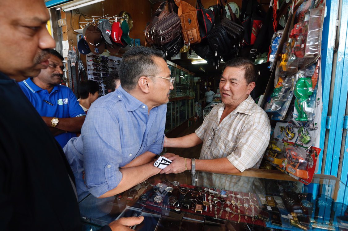 TS <a href="/Savigneswaran/">Vigneswaran</a>, Presiden <a href="/OnlineMIC/">MIC Online</a> juga turut bersama walkabout DS <a href="/HishammuddinH2O/">Hishammuddin Hussein 🇲🇾</a> di Pekan Brinchang sempena #PRKCameronHighlands tadi