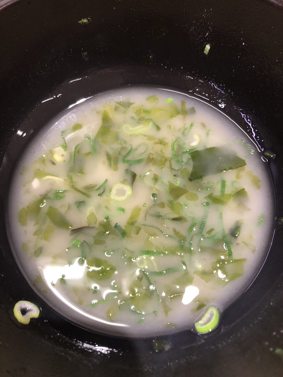 濃厚本格鶏白湯ラーメンが美味し。
やべぇので常時メニューにして欲すぃ。完食。
#スシローぜ
#スシロー