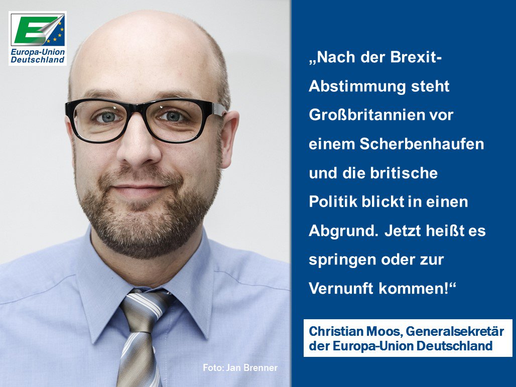 EuropaUnionDE's tweet photo. EUD-Generalsekretär @ChristianMoos: „Nach der #Brexit-Abstimmung steht Großbritannien vor einem Scherbenhaufen und die britische Politik blickt in einen Abgrund. Jetzt heißt es springen oder zur Vernunft kommen!“ https://t.co/m4rHiodIlJ