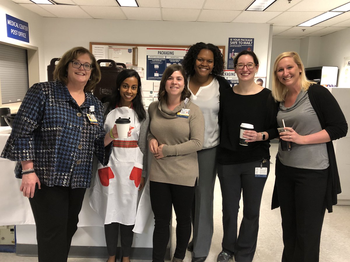 UR_Med's tweet image. Celebrating the dedication and compassion of our staff with hot cocoa (with marshmallows) on a wintry morning. #employeeappreciation #ICareValues @UofR