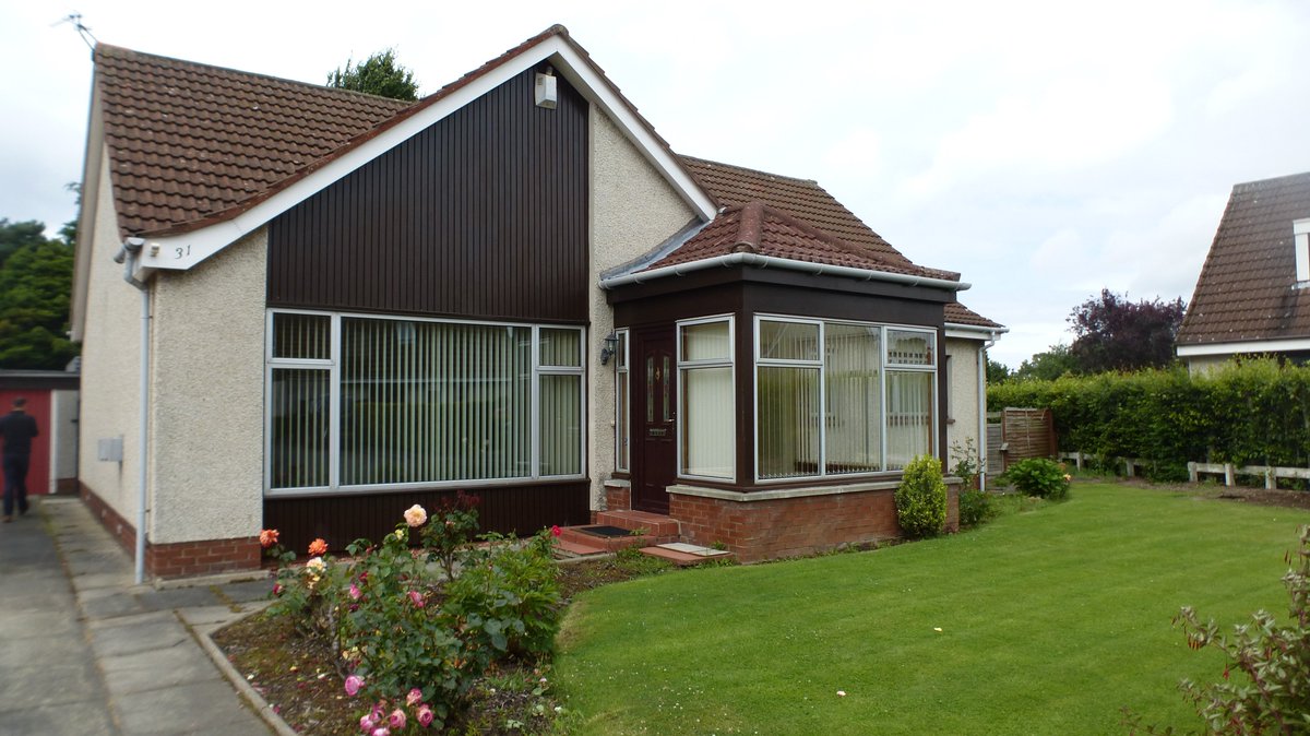 CruzProperty's tweet image. TO LET - Kings Park, Longniddry £1200 
Large &amp;amp; Spacious 3 bedroom bungalow located in the lovely village of Longniddry. #Propertytolet #Cruz #Longniddry @LothianLoop #EastLothian