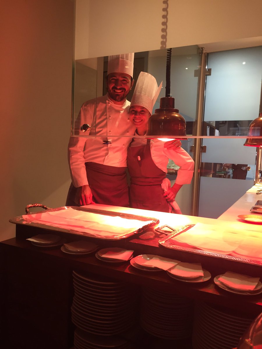 Visitando a mi amigo Mario Valles junto a su jefa de cocina Marcela Montes en <a href="/HortensioRest/">Hortensio Restaurante</a> . Toca disfrutar!!