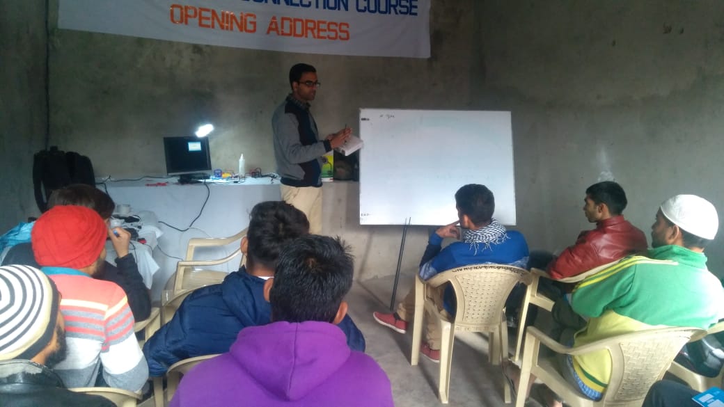 Whiteknight_IA's tweet image. #IndianArmy is conducting a #SkillDevelopmentCourse on CCTV Cameras for students of Rajouri wef 15 Jan to 15 Feb 19 at Pharadala. Certificates will be awarded by NSDC &amp;amp; PMDSA on completion. #ArmyForYouth @adgpi