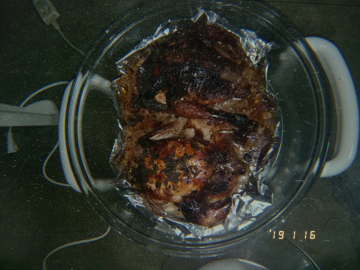 HriselS's tweet photo. Ready na mga kakutats😋Hindi naman sunog,sunog lang😂😅
#readytoeat #yummy #gravy https://t.co/kpdDvC2hQB