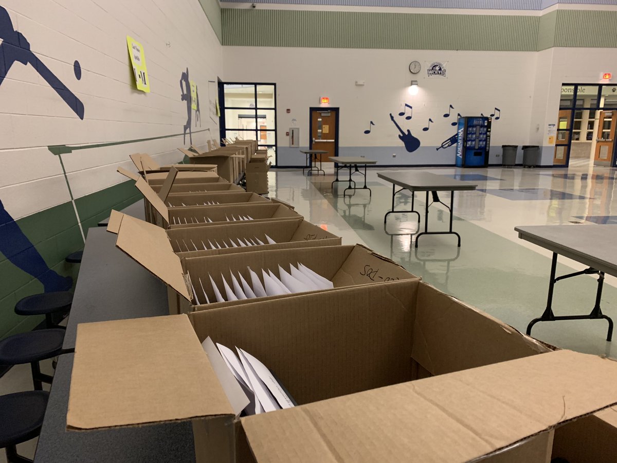 CCSD46's tweet photo. Gooooood morning Park Campus! We're here bright and early for day three of the Chromebook distribution! Looking forward to seeing some of our grades 3-8 Park Campus families at 7:45 am! @PCWolves @ParkCampusPTO #OneD46 #D46tech https://t.co/lWYaS8596h