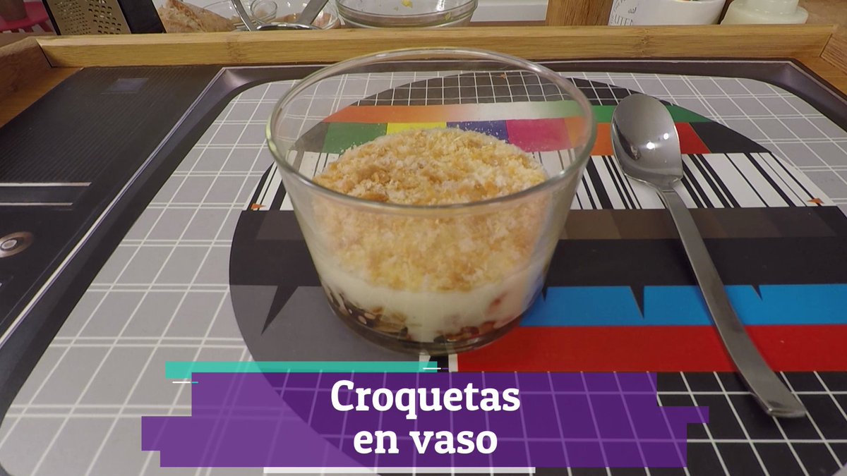 La1_tve's tweet photo. 5⃣ Y es que si hablamos de entrantes, la tapa por excelencia siempre será la croqueta. En #playchez nos demostraron que además de apetitosas, pueden ser una delicatessen digna de cualquier chef 🤨 https://t.co/pFNj4B2CE4 #diamundialdelacroqueta https://t.co/zmgeE3zTQt