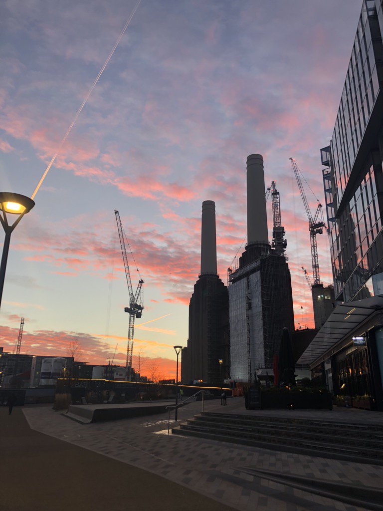 vitamincornwall's tweet photo. Great #team meeting at @BatterseaPwrStn with @vitaminlondon @littlevitamin #london #creativestudio #designstudio https://t.co/l68zwOIoRd