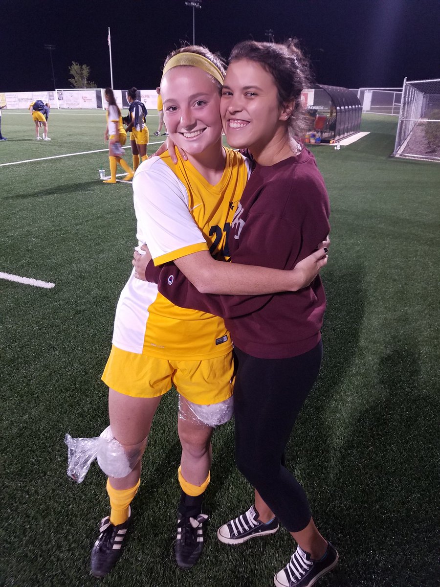 Cassafras4's tweet photo. Happy birthday to my favorite person! I love you so much ❤ @AlisonBackel https://t.co/uNsOx1jkS6