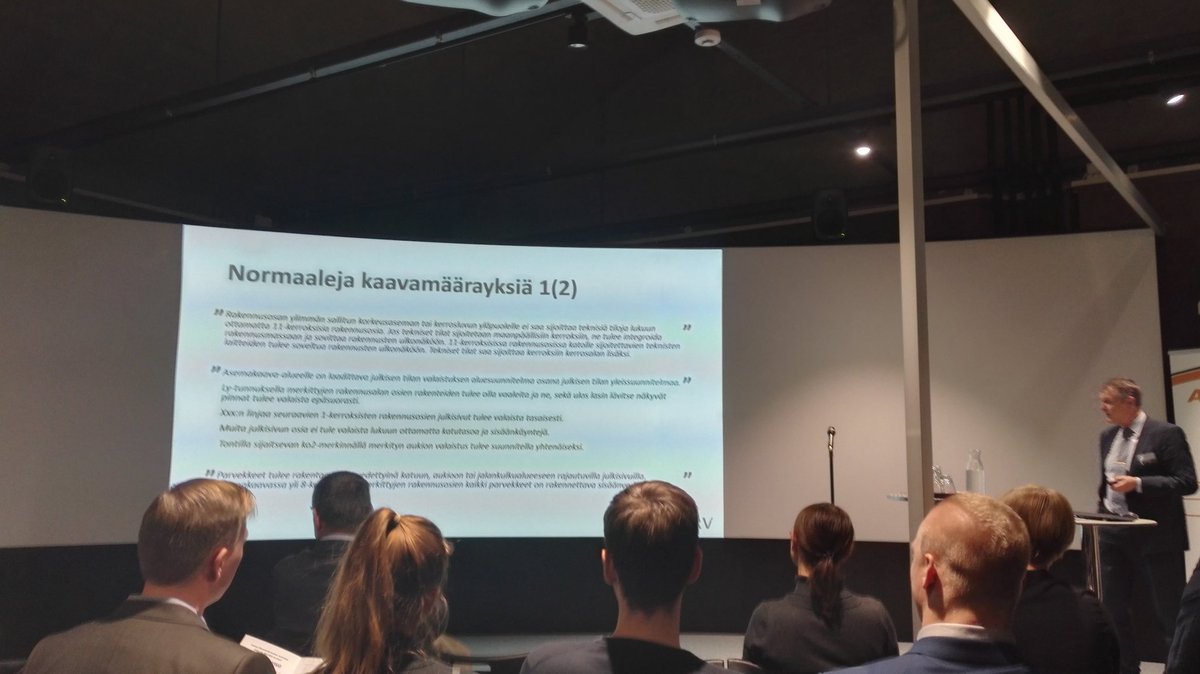 Lehtoruusu's tweet photo. Mielenkiintoisia esimerkkejä #kaavoitus yksityiskohtaisuudesta #Arkadia2019 tilaisuudessa. Ollaanko menty liian pitkälle? #asuminen #rakentaminen https://t.co/BsMHVDCerx