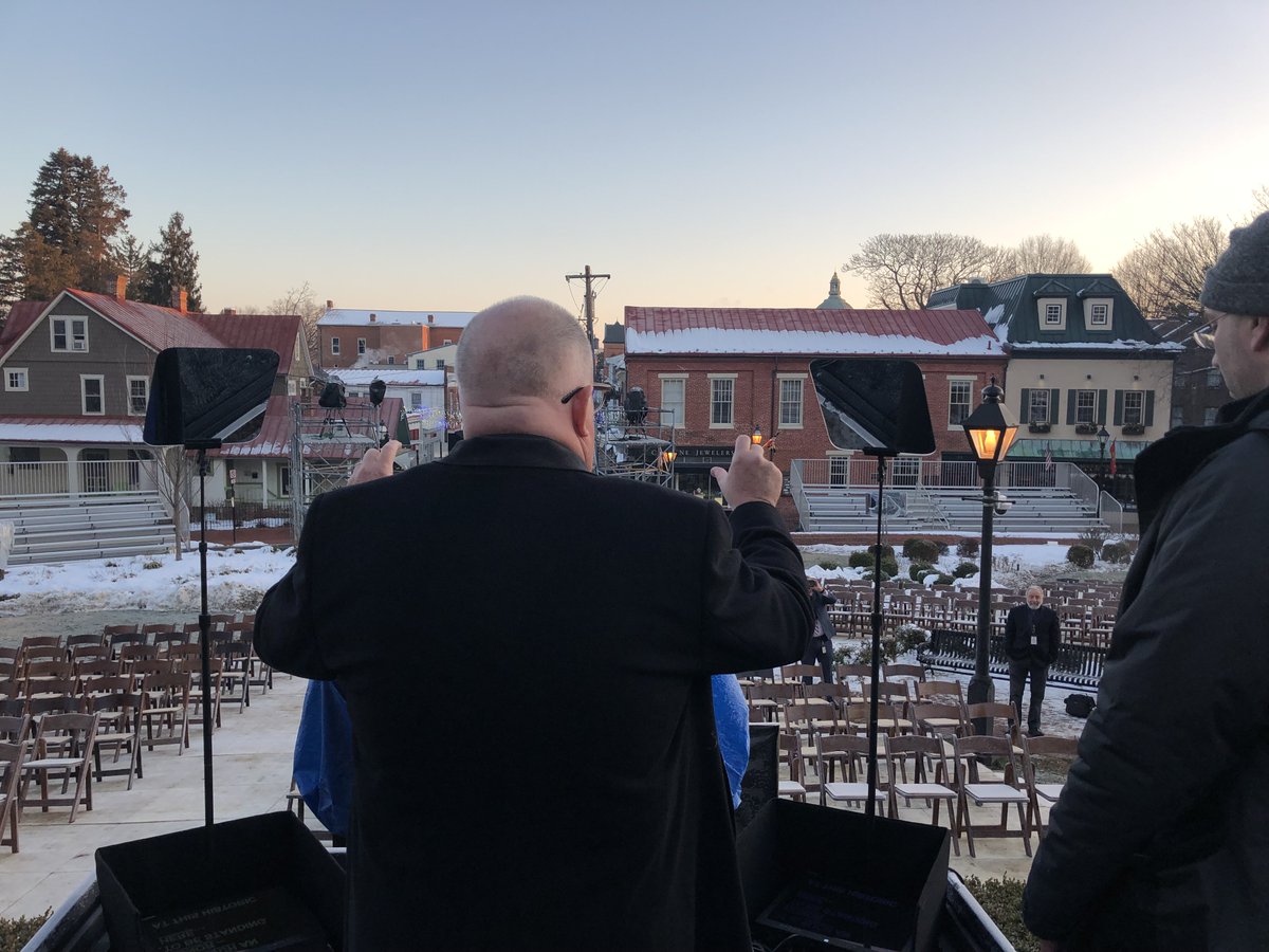 Governor Larry Hogan (@GovLarryHogan) on Twitter photo 16/01/2019 13:30:14 T-minus four hours. #InaugurationDay T-minus four hours. #InaugurationDay