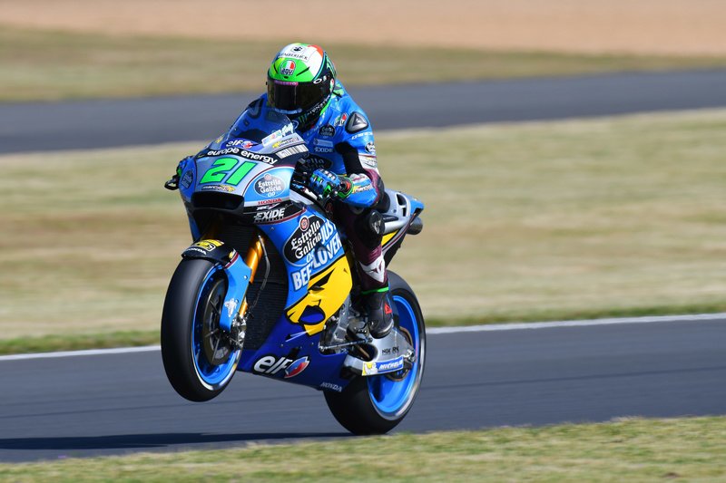 ELFenArgentina's tweet photo. #BuenMiércoles Mitad de la semana con un #WheelieWednesday en #MotoGP. #ELFMoto 💪💯🏁🏍 https://t.co/YL721CDozY