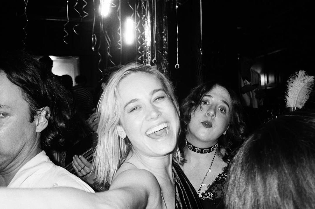 Brie Larson (@brielarson) on Twitter photo 16/01/2019 13:42:45 One million followers?! Cool! Pic by @autumndewilde One million followers?! Cool! Pic by @autumndewilde