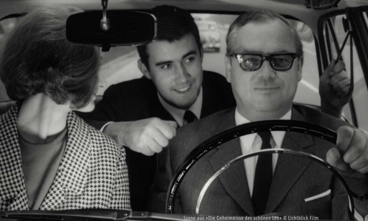 Dokfilminfo's tweet photo. #Doku-Kino-Tipp: »Die Geheimnisse des schönen Leo« - Benedikt Schwarzer hat einen privaten Grund, die Geheimnisse von Leo Wagner (CSU) ans Licht zu zerren. Manche Fragen bleiben offen, manche Wunden werden geschlossen. https://t.co/0Pcuotk0o1 @Lichtblickfilm @RealFictionFilm https://t.co/8ES9LAYvJA