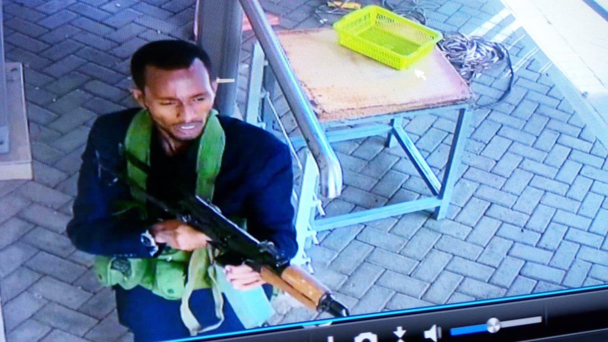SomiFouard's tweet photo. Majirani Zetu Wakenya Poleni Sana...

Inasikitisha Sana Lkn MUNGU Ni Mwema, Ataendelea Kusimama Na Nyinyi. https://t.co/uw7NArIYLO