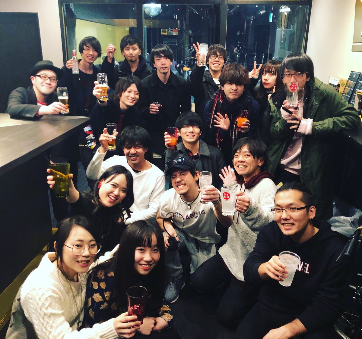 anemone_info's tweet photo. 2019/1/16(水)
@浅草Gold Sounds『from B1』

ネムラハルカ @haruka54n 
🌺アネモネ🌻
re:Me @reMe0407 
Noah @noah_nkk 
君が咲かせたアイスランドポピー @ksip_official 
MidasHand @MidasHand_

いやー、楽しかった(*´꒳`*)
みなさまありがとうございました！

Special thanks ♡@GoldSounds1 https://t.co/poXqsDsCTQ