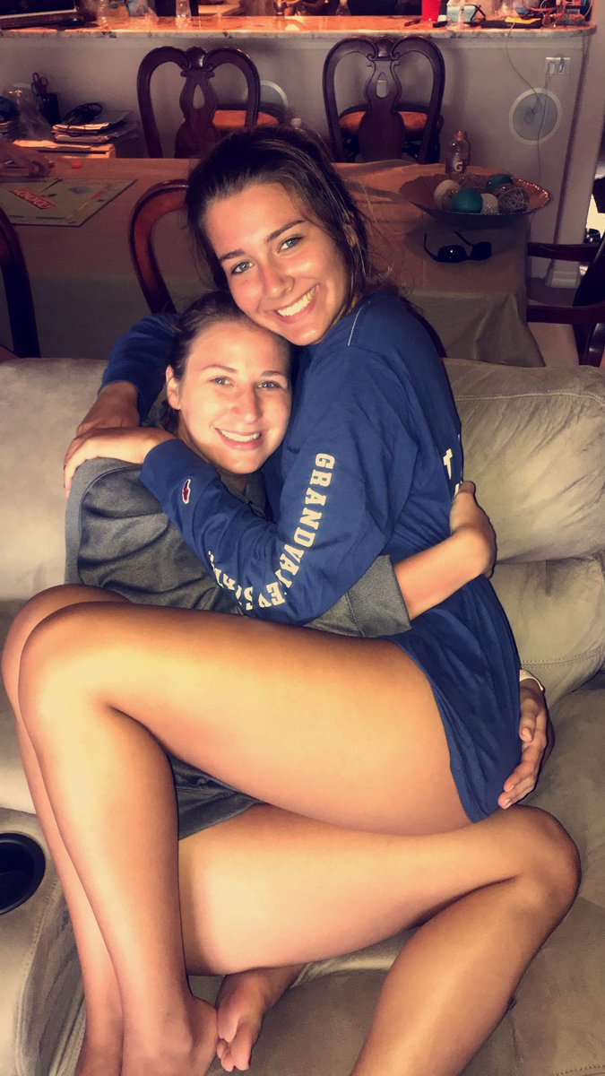 NinaTylutki's tweet photo. just a lil appreciation for my 🍯 cause she deserves one &amp; i miss her https://t.co/NBFsitzTor