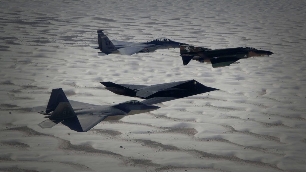 DxC_M_iX0AAyezM.jpg:large