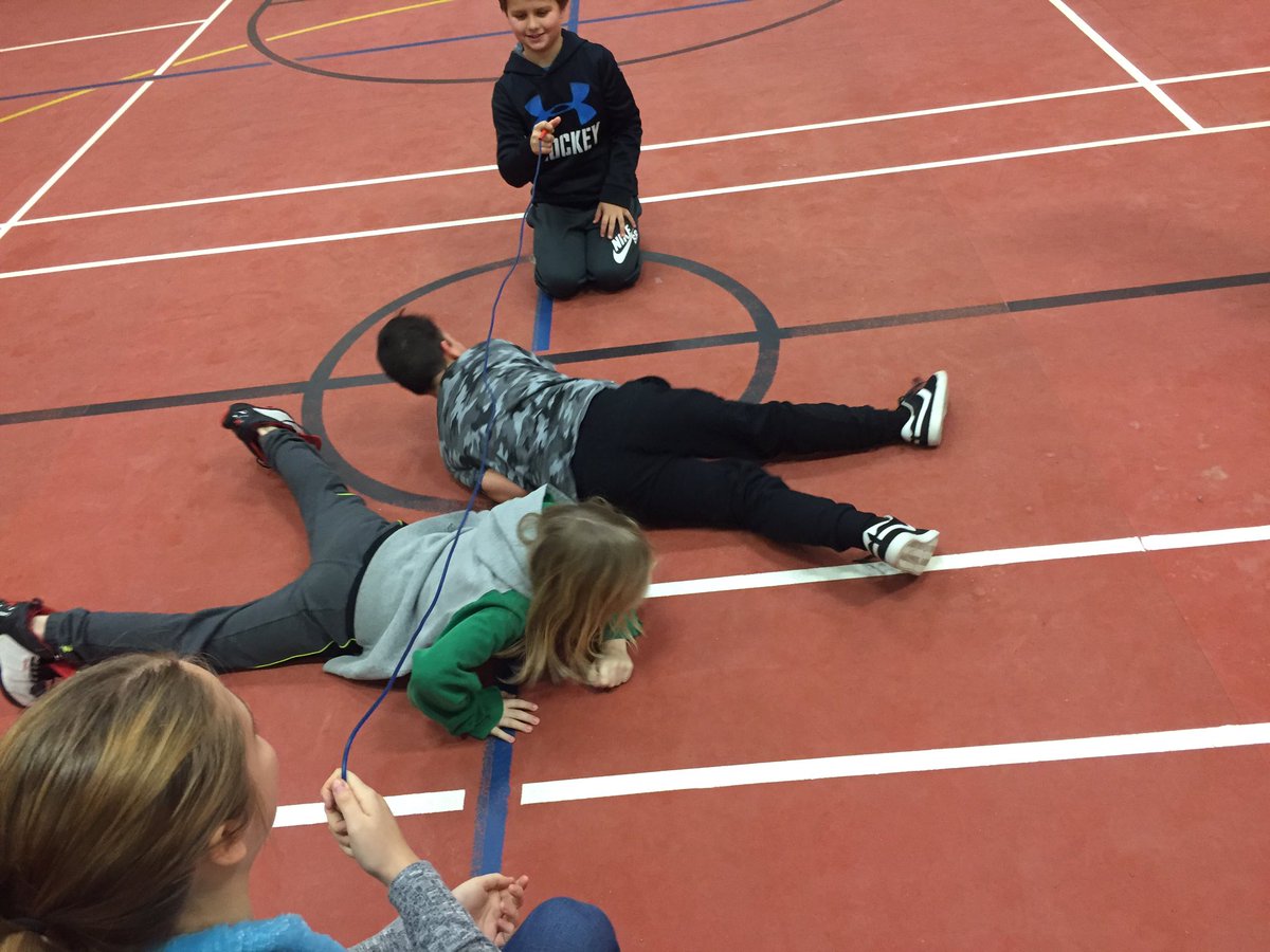 MrsGQEPS's tweet image. Beach themed stations in gym @QueenE_PS #schoolspirit #hoolahoop #limbo #crabraces #beachballfun