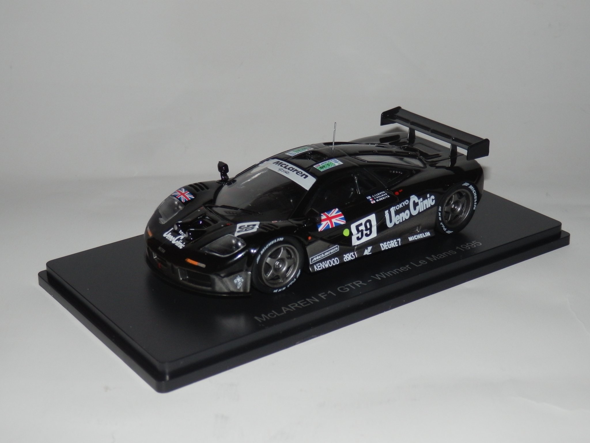 Modellino DIE CAST McLaren F1 GTR Winner Le Mans 1995 1//43 Spark Hachette