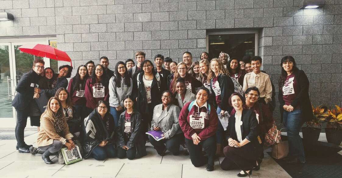 Join our writing center family and apply to become a tutor today! The link to the application can be found below! docs.google.com/forms/d/e/1FAI…