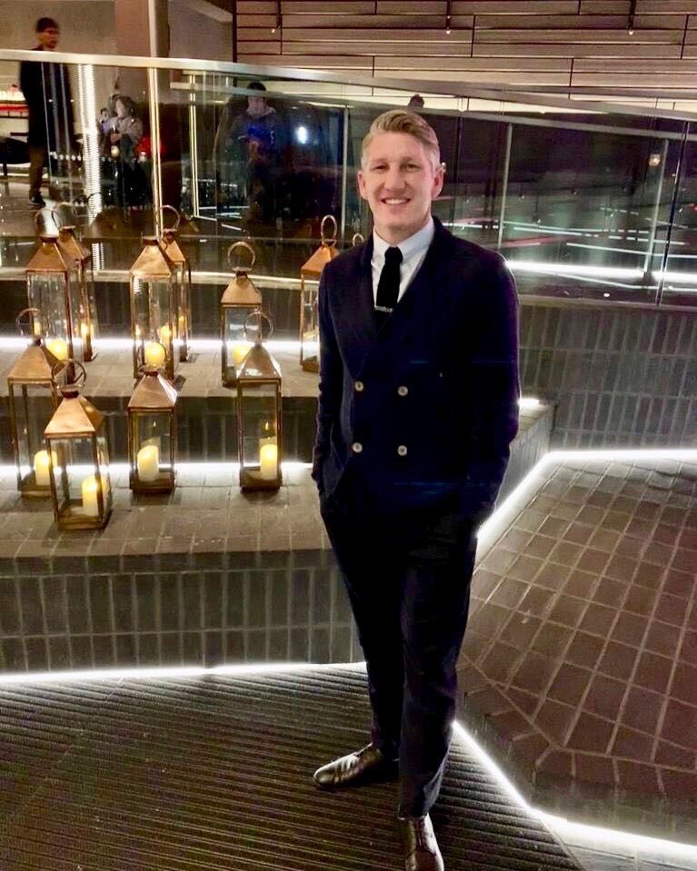 31Teambs's tweet photo. #10YearChallenge 👉 @BSchweinsteiger 📸🔙👦👱‍♂️🇩🇪🇱🇷🔴⚪⚽️ #schweinsteiger #BS31 #FCBayern #cf97 #blonde #black #menstyle #lovefan #myidol #perfectmen https://t.co/cXLKL3DnNC