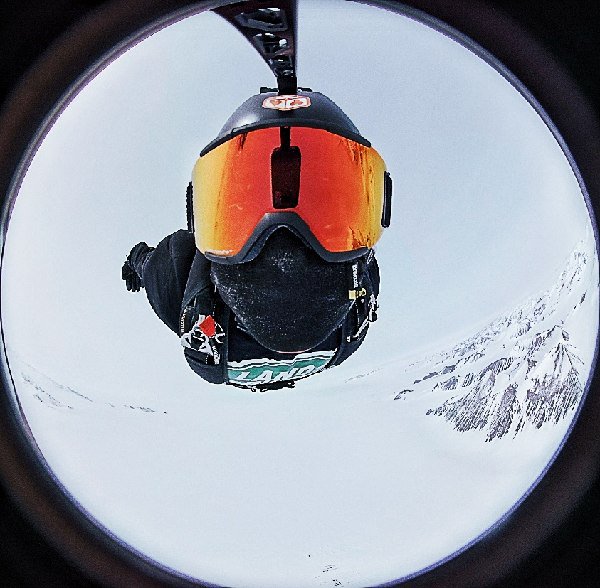 RevolverShow's tweet photo. Il nostro avventuriero estremo @CallegariD è riuscito a raggiungere la cima del #MonteVinson in #Antartide! La prossima settimana sarà ospite di @VIRGINRINGO qui a #Revolver su @VirginRadioIT e ci racconterà tutto! @LGSSportLab #ExtremeIsPossible #StayRock https://t.co/ruV1nD8MvE