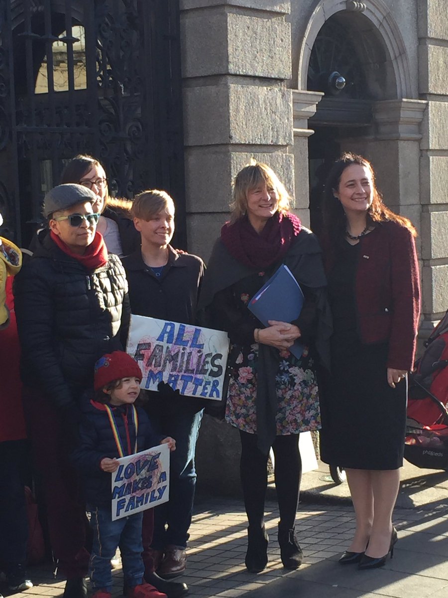 GraceOSllvn's tweet photo. Standing with @LGBT_ie in support of fair treatment for same sex parents in Ireland. New legislation needs to deliver for mothers, fathers and their families 👩‍👩‍👦👨‍👨‍👧 🏳️‍🌈 https://t.co/04nZuMGdwm