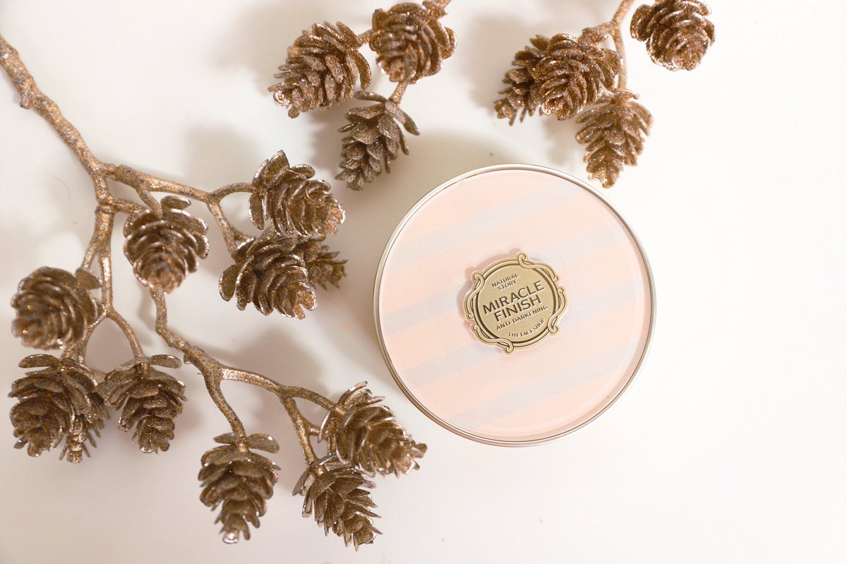 supergibzz's tweet photo. มันดีมากเลยอ่ะเธอ THEFACESHOP anti-darkening cushion
คือทาแล้วหน้าดูเนียน เนี๊ยบสวยมาก ปกปิดดีด้วย ผิวยังดูเป็นผิว ผ่องมาก เนื้อไม่ฉ่ำไปไม่แมตต์ไป คือกลางๆ คุมมันประมาณนึง ติดทนด้วยนะ นี่ไปออกกำลังกายแล้วยังดูผ่องอยู่เลย ดีงามมาก
กิ๊บใช้สี V203 #howtoperfect #gottheface https://t.co/tTLgcMDqXe