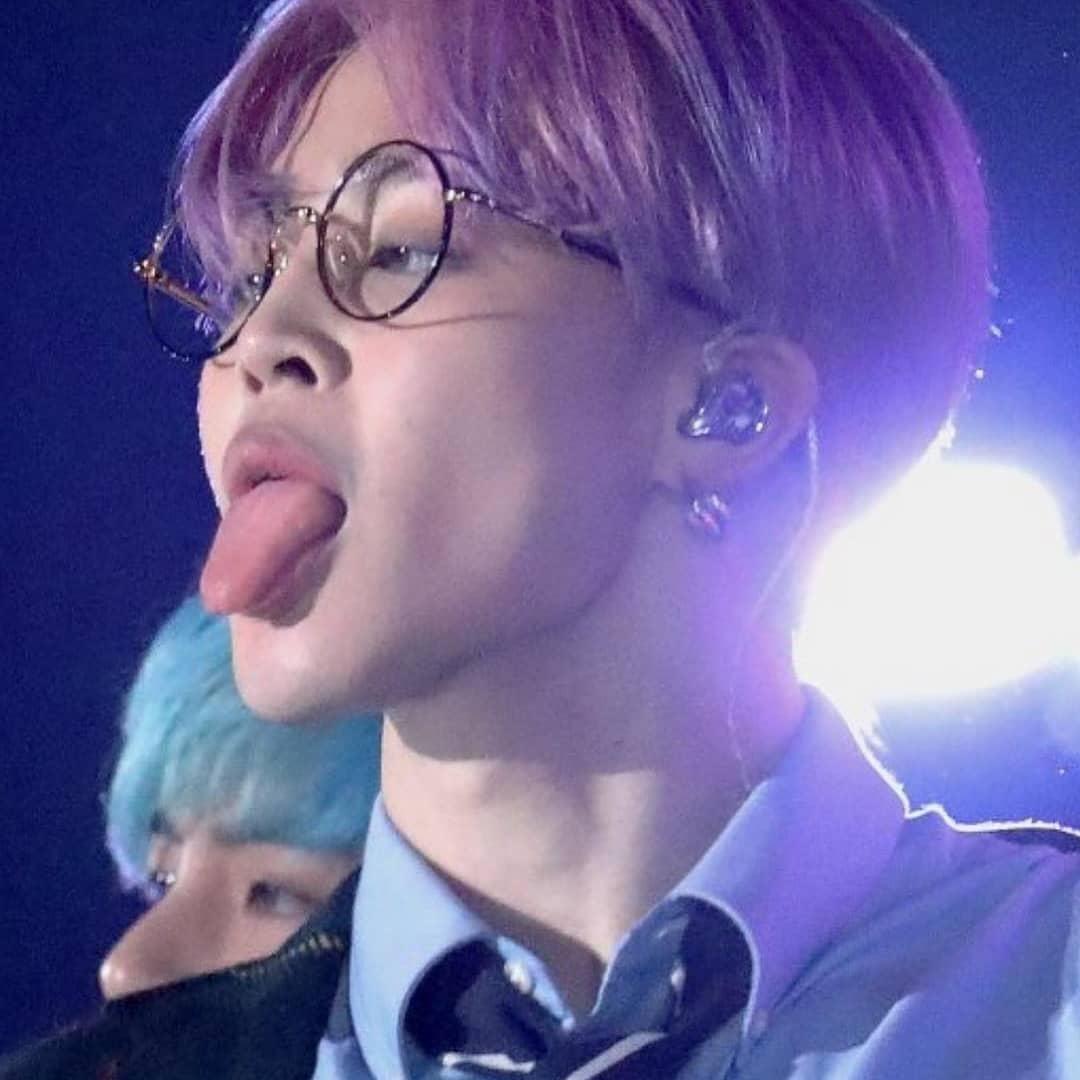 soyunnyk's tweet photo. #taehyung #tae #v #jimin #jin #seokjin #jungkook #jk #kookie #maknae #hyung #yoongi #suga #hobi #jhope #namjoon #rm #BTS #kpop #korean #bighit #ot7 #bangtansonyeondan #bangtanboys #bangtan #btsmemes #runBTS https://t.co/QMD7rRqwn1