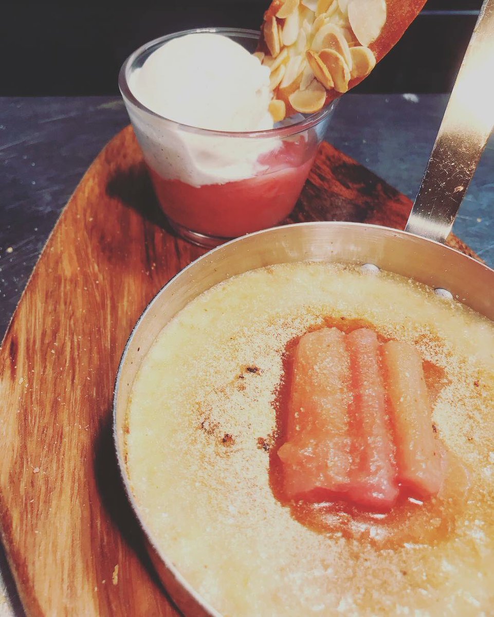 Cornwall meets Yorkshire this cold dreary day! Yorkshire’s finest pink stems are out in force!! combined with this classic comfort food, made with Roddas Cornish Clotted Cream. Madagascan Vanilla Ice Cream and an almond Biscuit. #holmfirth #huddersfield