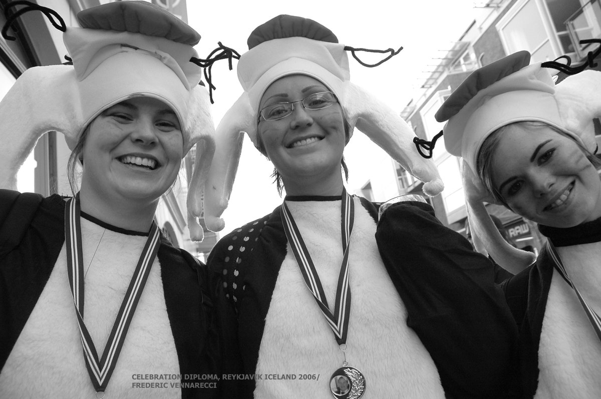 FredVennarecci's tweet photo. Reykjavik 2006 teenage girls who have dressed up for graduation at high school, this is a tradition in Iceland @FredVennarecci https://t.co/beXuz5dTdI