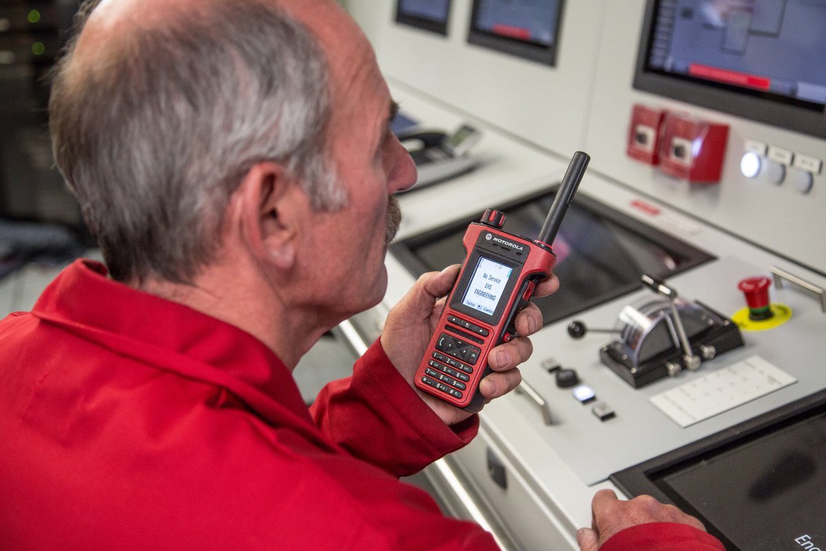 Radiomandan82's tweet photo. What makes the MTP8000Ex Series Radios the device for workers in the oilfields? Could it be all the safety features that have been engineered for hazardous environments..  https://t.co/S8gE6Vs52B https://t.co/w0e6yNOOwL