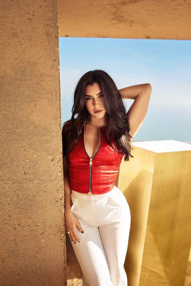 5Harmonized's tweet photo. We need more votes to get the lead
RETWEET IN 1 SECOND! 

#LaurenJauregui #BestSoloBreakout #iHeartAwards https://t.co/oy6odHNp3m