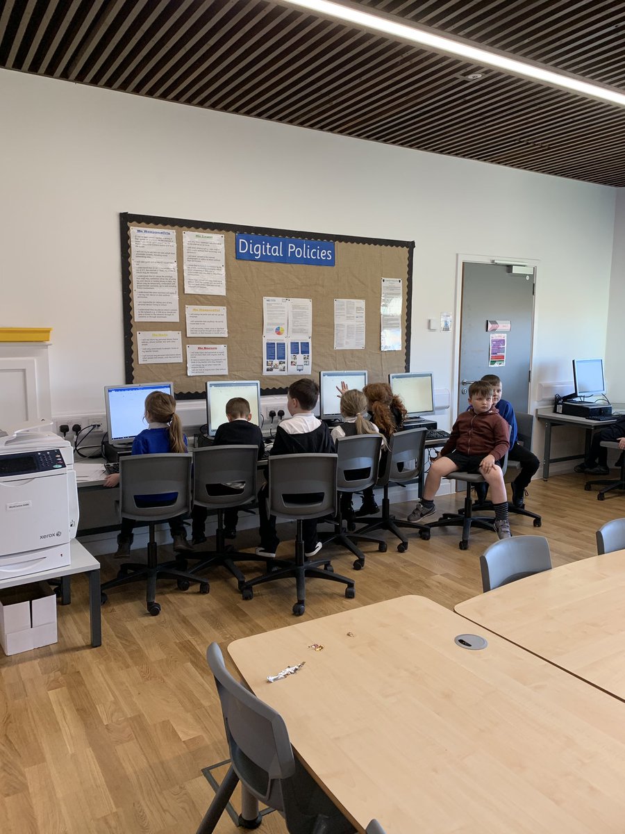DigitalLPS's tweet photo. P2 Learning to use Word for the first time. They had a great time exploring fonts and changing colours. https://t.co/85Z4advhMQ