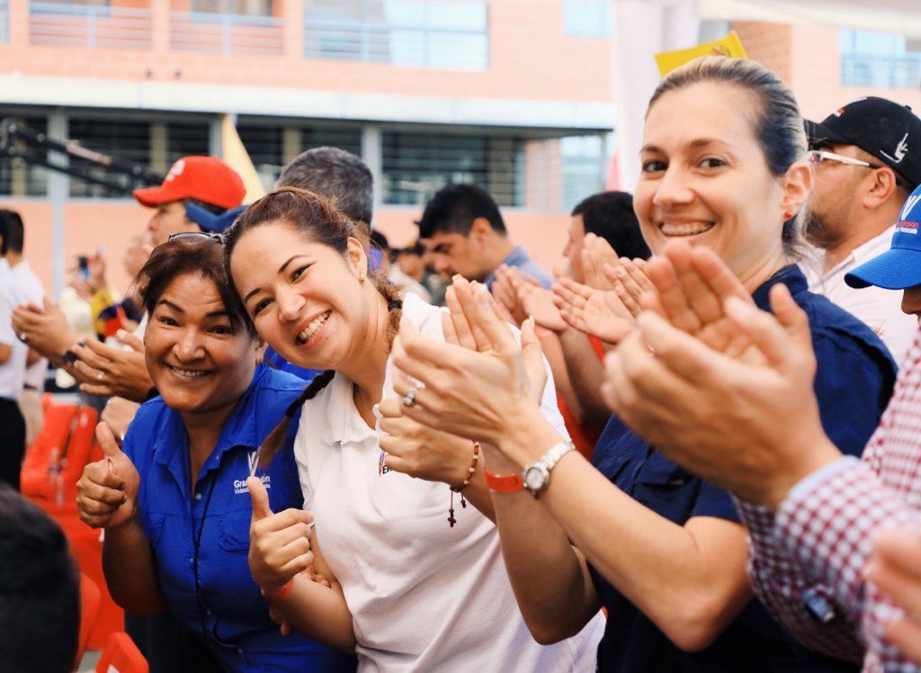 #16Ene | 📣 ¡LA ETIQUETA DEL DÍA! ⏩#RevoluciónEsInclusión

La Revolución Bolivariana, en 20 años ha aumentado la inversión social en 34 oportunidades, la educación 20, en el área de la salud 25 veces, vivienda registra un aumento de 27 veces. Es bienestar para el pueblo.