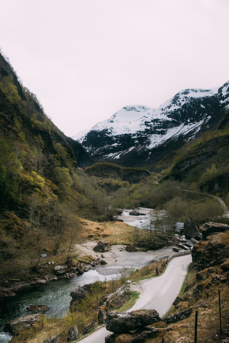 CamGear_'s tweet photo. Mountains always look really pretty with snow! ⛰

#mountain #mountains #stream #river #snow #snowcappedmountains #trees #road #outdoors #hiking #adventure #travel #beautiful #relaxing #camgear #nikonphotography #canonphotography #sonyalpha #leica #photography #photooftheday https://t.co/ggmu5oy3hx