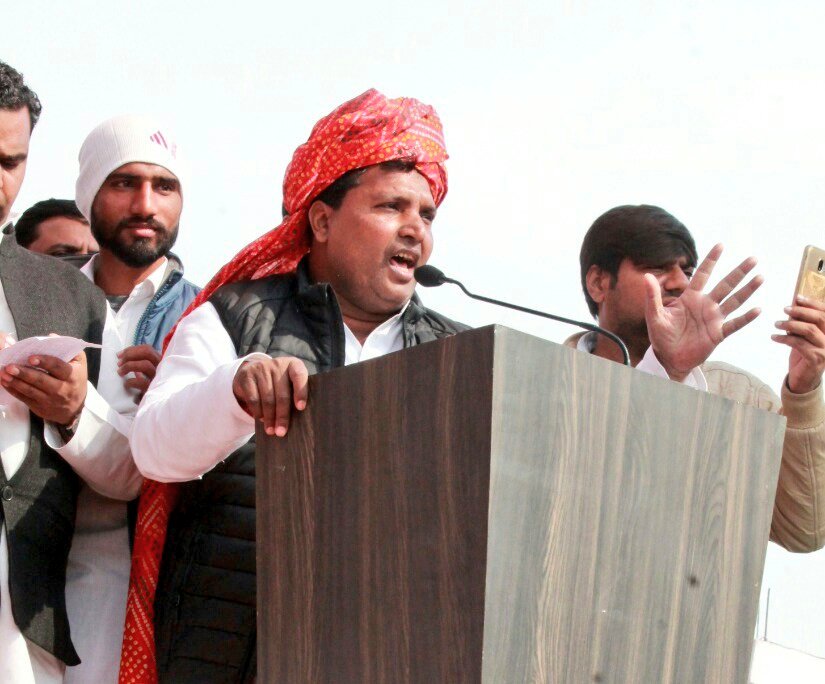 अभी तो चुनावी बिगुल भी बजना बाकी है लेकिन तानाशाह सरकार से पीड़ित हरियाणा की जनता पहले ही रेवाड़ी की सड़कों पर उतर आयी है,
#YuvaKrantiYatra को सभी वर्गों से लगातार मिल रहा जनसमर्थन बता रहा है कि 15 अगस्त को दिल्ली के ऐतहासिक लालकिले पर तिरंगा राहुल गांधी जी फहराने जा रहे है..