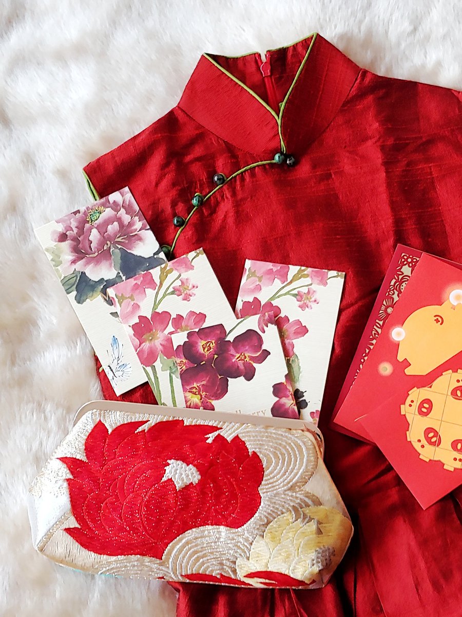 Planning your wardrobe and #redpockets for #CNY? Will you be wearing a #cheongsam? Our floral #kimonoclutch collection is 20% off with code CNY2019 until Jan 18. bit.ly/Floral2019 💚#upcyclingfashion 🌱#sustainablefashion
