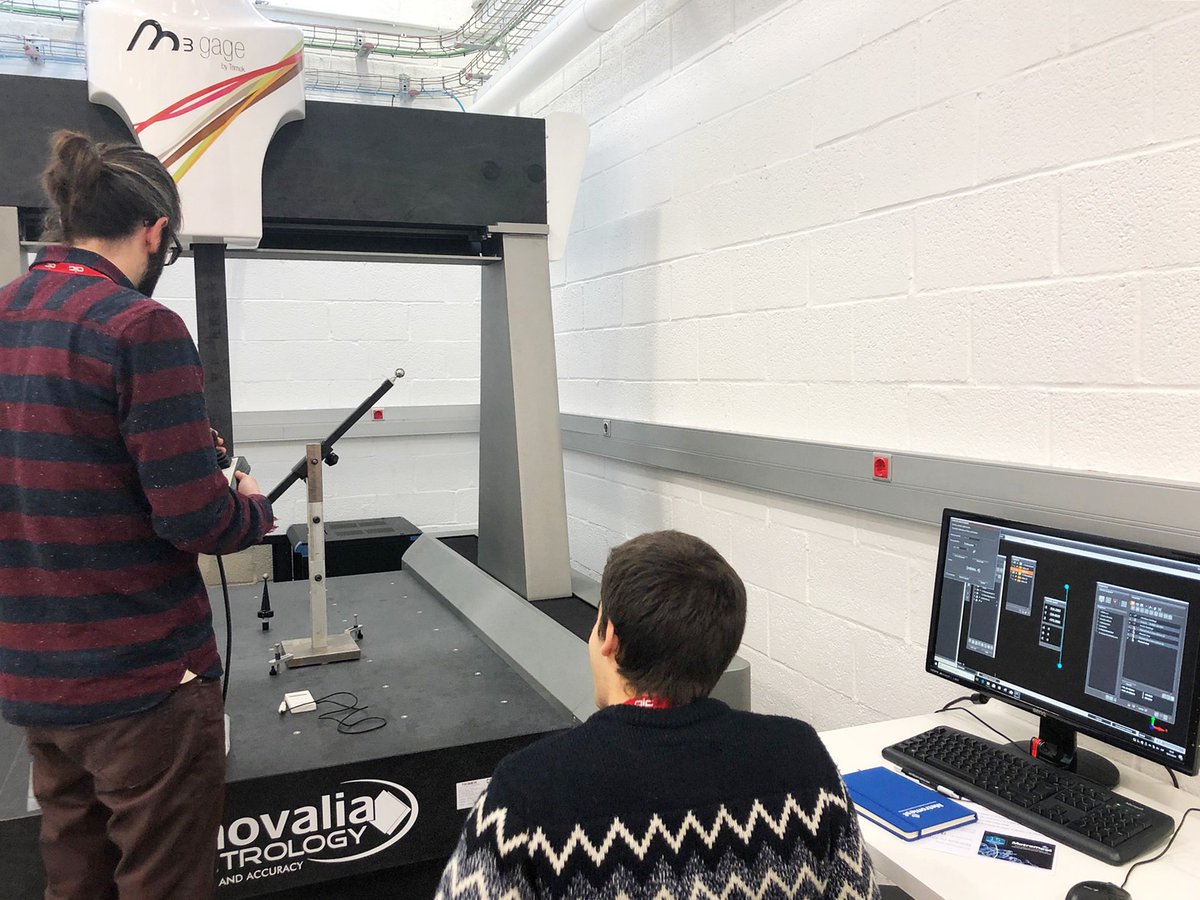 Continuamos con nuestro programa de #Formación interna en nuestro #Laboratorio del #AIC! Además de ofrecer formación en #Metrologia mediante el @AIC_Academy y formar a canteras de grandes grupos, apostamos por mantener a nuestro propio equipo formado en la ultima #Tecnología!
