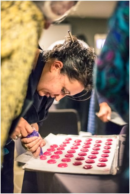 GanacheMacaron's tweet image. Our Macaron Baking Classes are back! Saturday 30th March at 10am in our East Finchley Studio. Plus Macaron tasting session and glass of Bubbly! ow.ly/NEQR30nkPl6 #LoveMacarons #BakeMacarons #MacaronClass