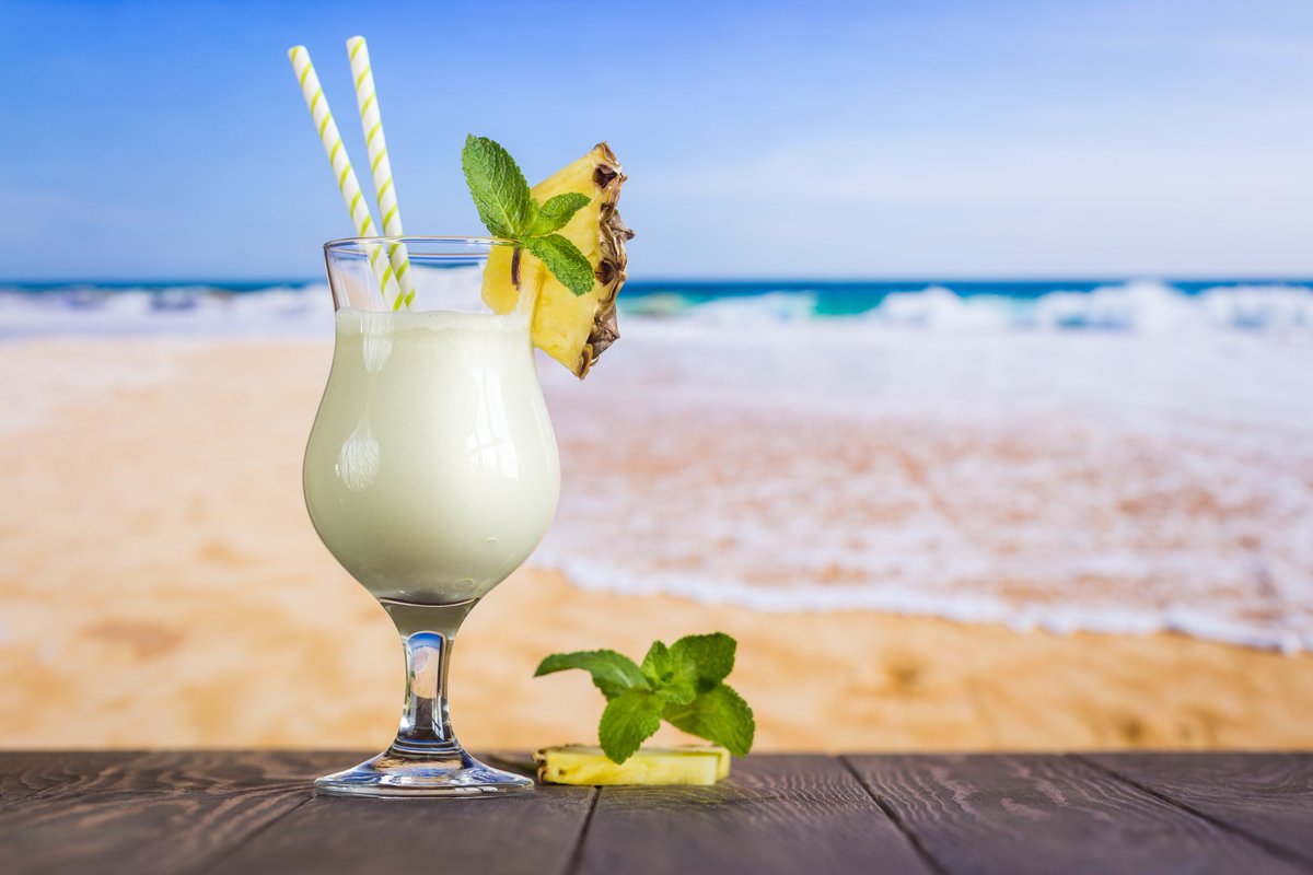 MVille_Cayman's tweet photo. We’ll have a pina colada with a side of beach, please. 🍹🌊 #margaritavillegrandcayman #cocktailsincayman #beachday #vacationtime #visitcaymanislands #gettothebeach #warmup https://t.co/88wqndeNcW