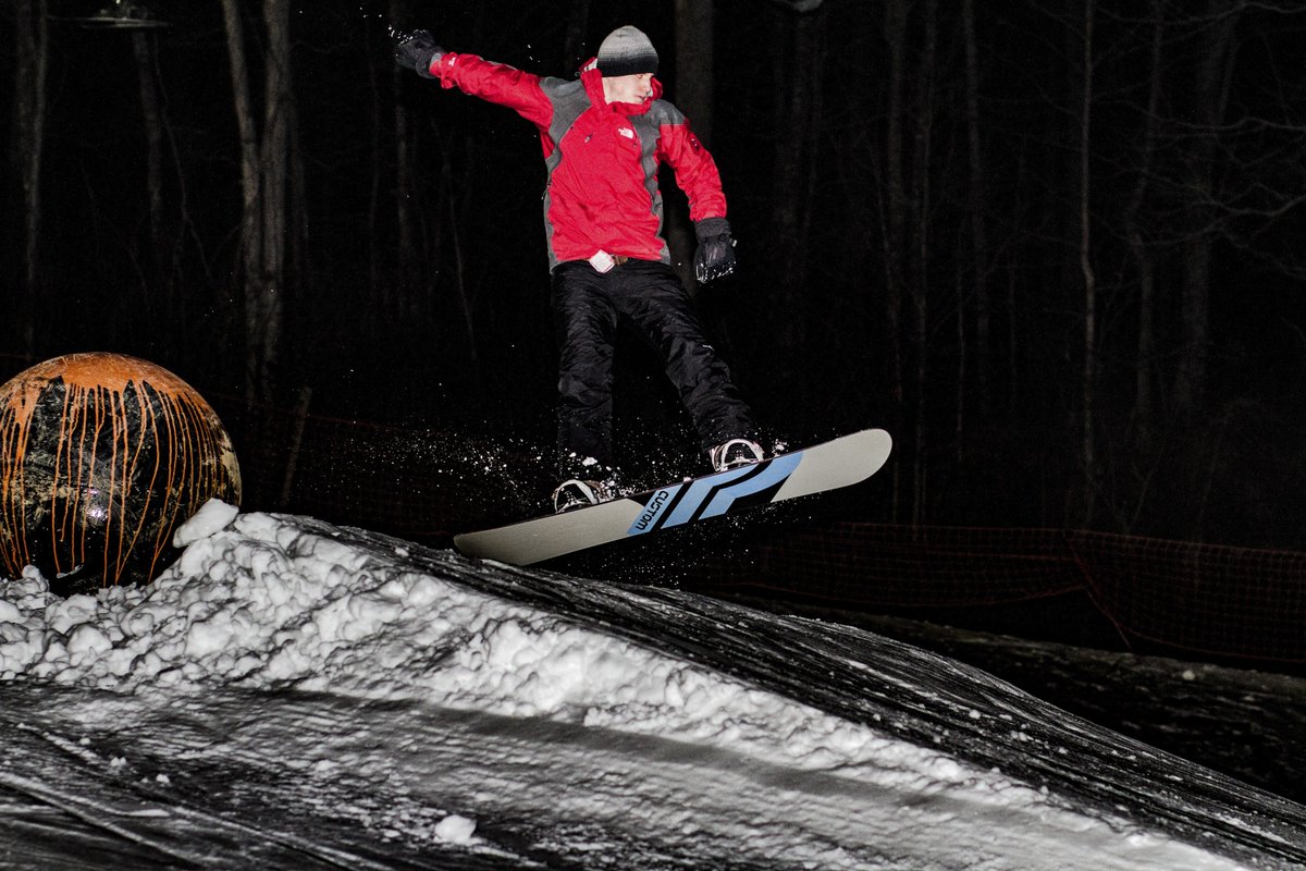 USI_REC's tweet photo. Join us for the 2019 Midnight Ski Trip! The trip is from February 2nd - February 3rd at Paoli Peaks! Register in person at the USI Recreation, Fitness, and Wellness center today!

Contact the USI RFW for any questions about the trip.

#getfithavefunlivewell #getupandplay https://t.co/67GHJwE3H2