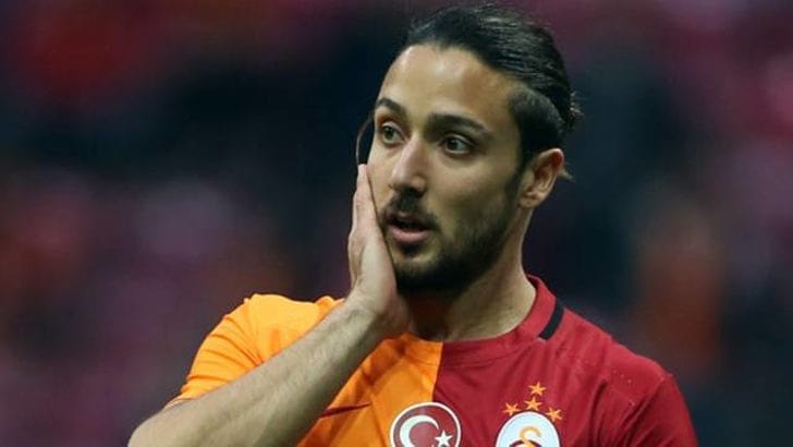 CParcala's tweet photo. Bir Daha Görüşmemek Dileğiyle Şimdi Kapı Orda SİKTİR GİT! OH BE ❤️💛
#GALATASARAY #CİMBOM #HABER https://t.co/oWxMhfbLQz
