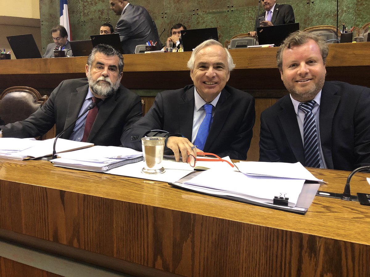 RenzoTrisotti's tweet photo. En #Valparaíso en plena discusión del importante y esperado proyecto de nueva ley de Migración y Extranjería. Ya era hora de ordenar la casa con derechos pero también con deberes y obligaciones para migrantes. Bien por todos!!! 🇨🇱 https://t.co/A3FZEnO6M4