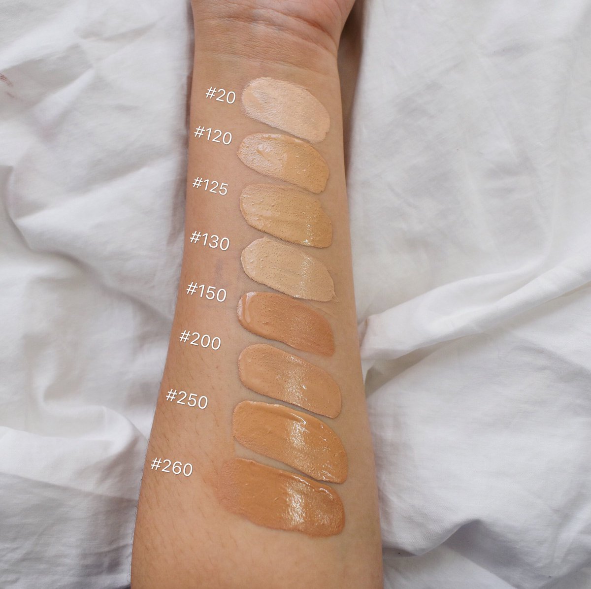 earthpynn's tweet image. แจก
มาปาดรองพื้น Loreal Infallible กันค่ะ ตัวนี้เค้าบอกเค้าเด่นในเรื่องติดทนกันน้ำซึ่งเอิร์ธทำรีวิวไว้ละ ขอเวลาตัดคลิปแปบ วันนี้มาดูสี + การปกปิดกันก่อนนะจ๊ะ รีวิวเต็มๆ จะรีบทำมาให้ดูอาทิตย์หน้าค่า 

อ้อ!มีแจกกันด้วย 1 เซ็ต กติกา รี+ฟอลง่ายๆ ถึง 22/1/19นี้จ้า 

รอดูคลิปด้วยน้า :)