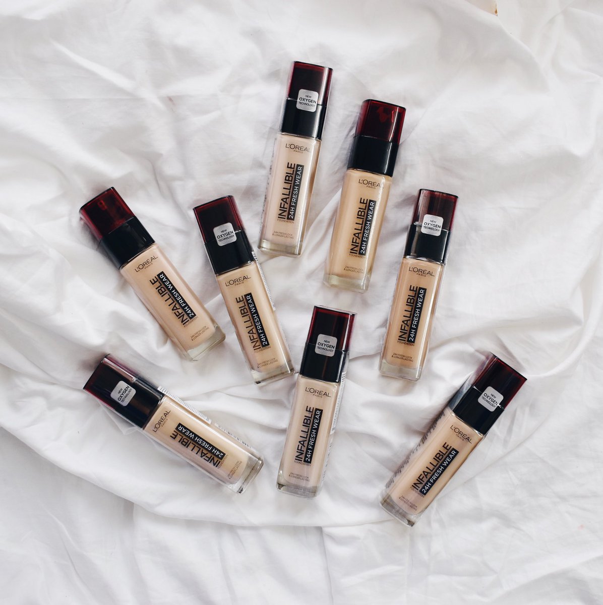 earthpynn's tweet image. แจก
มาปาดรองพื้น Loreal Infallible กันค่ะ ตัวนี้เค้าบอกเค้าเด่นในเรื่องติดทนกันน้ำซึ่งเอิร์ธทำรีวิวไว้ละ ขอเวลาตัดคลิปแปบ วันนี้มาดูสี + การปกปิดกันก่อนนะจ๊ะ รีวิวเต็มๆ จะรีบทำมาให้ดูอาทิตย์หน้าค่า 

อ้อ!มีแจกกันด้วย 1 เซ็ต กติกา รี+ฟอลง่ายๆ ถึง 22/1/19นี้จ้า 

รอดูคลิปด้วยน้า :)