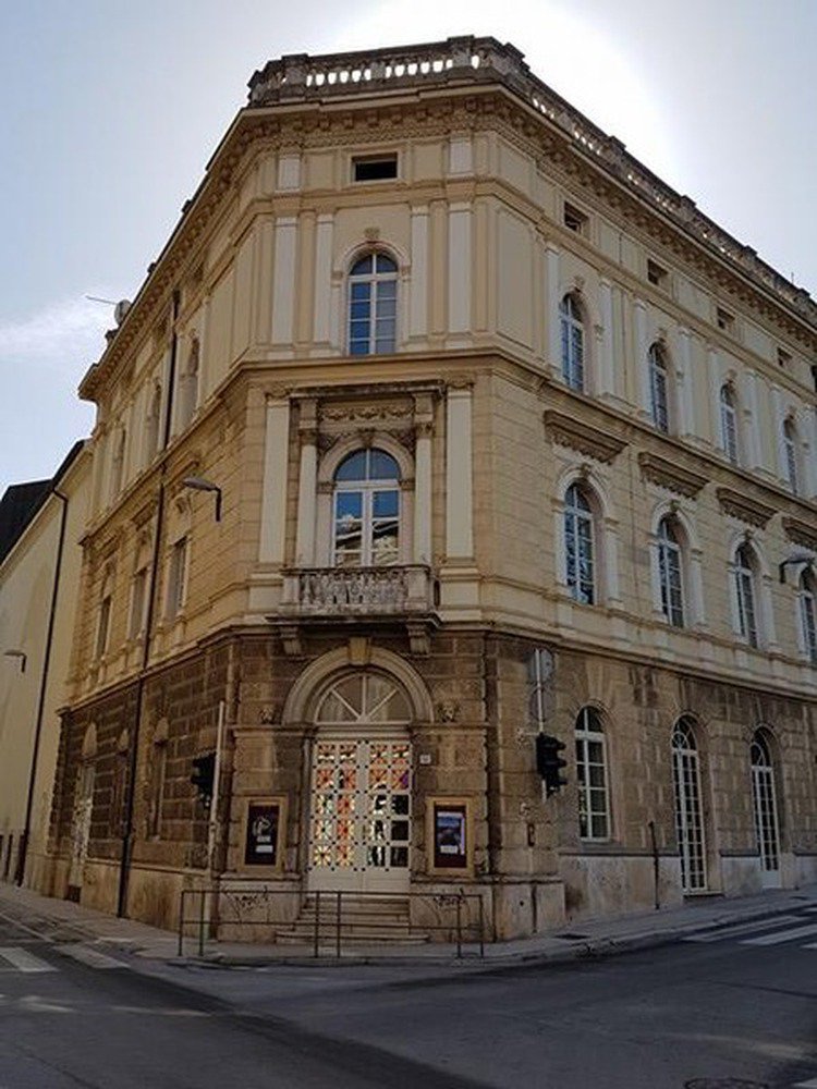 #Pula : Kazališna predstava "Kako je počeo rat na mom otoku" ... https://lokalnahrvatska.hr/hr/3UsgatGA #vijesti #hrvatska #croatian