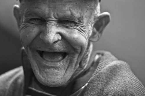 From Psychology Today: Does Being "Happy" Contribute to a Longer Lifespan? New research looks at a possible link between "happiness" and your longevity.
ow.ly/vquM30n7XnL