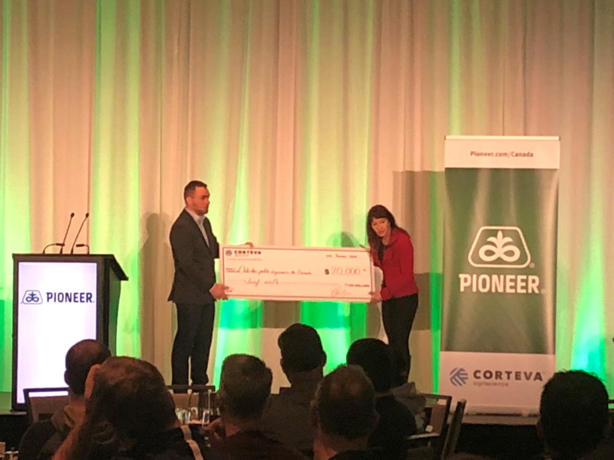 PioneerSeedsCA's tweet photo. Aujourd'hui @CortevaCA a fait une donation de $20,000 au @ClubDejeuner. Cette initiative permettra de fournir des petits déjeuners nutritifs aux enfants et adolescents dans les écoles et les milieux communautaires. @JeanCaron99 #AgCdnEst https://t.co/vuMEvyPfGK