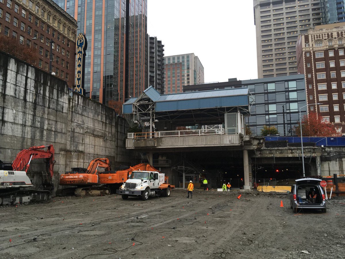 UTmobileShakers's tweet photo. Hi, it's me, Thumper! I'm the smallest of the shakers, so I can go in urban areas my bigger shaker friends can't. In Nov. I was in Seattle at the @WSCCAddition site helping Dr. Finno @NorthwesternEng on work to better predict ground movements in large excavation projects. https://t.co/R7OCrd88VQ